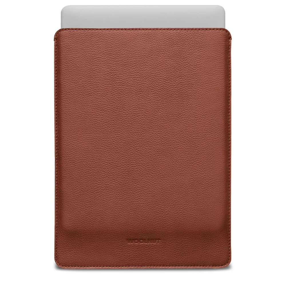 MacBook Neo 13 A18 Pro (2026) Woolnut Leather Sleeve – Brun v:7377029 MacBook Neo 13 A18 Pro (2026) Woolnut Leather Sleeve – Brun v:7377029